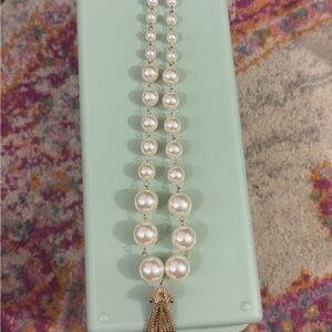 Elegant Pearl Necklace with Gold Accents